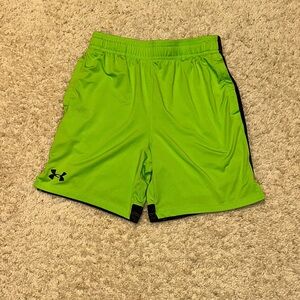 Boys under Armour shorts size medium